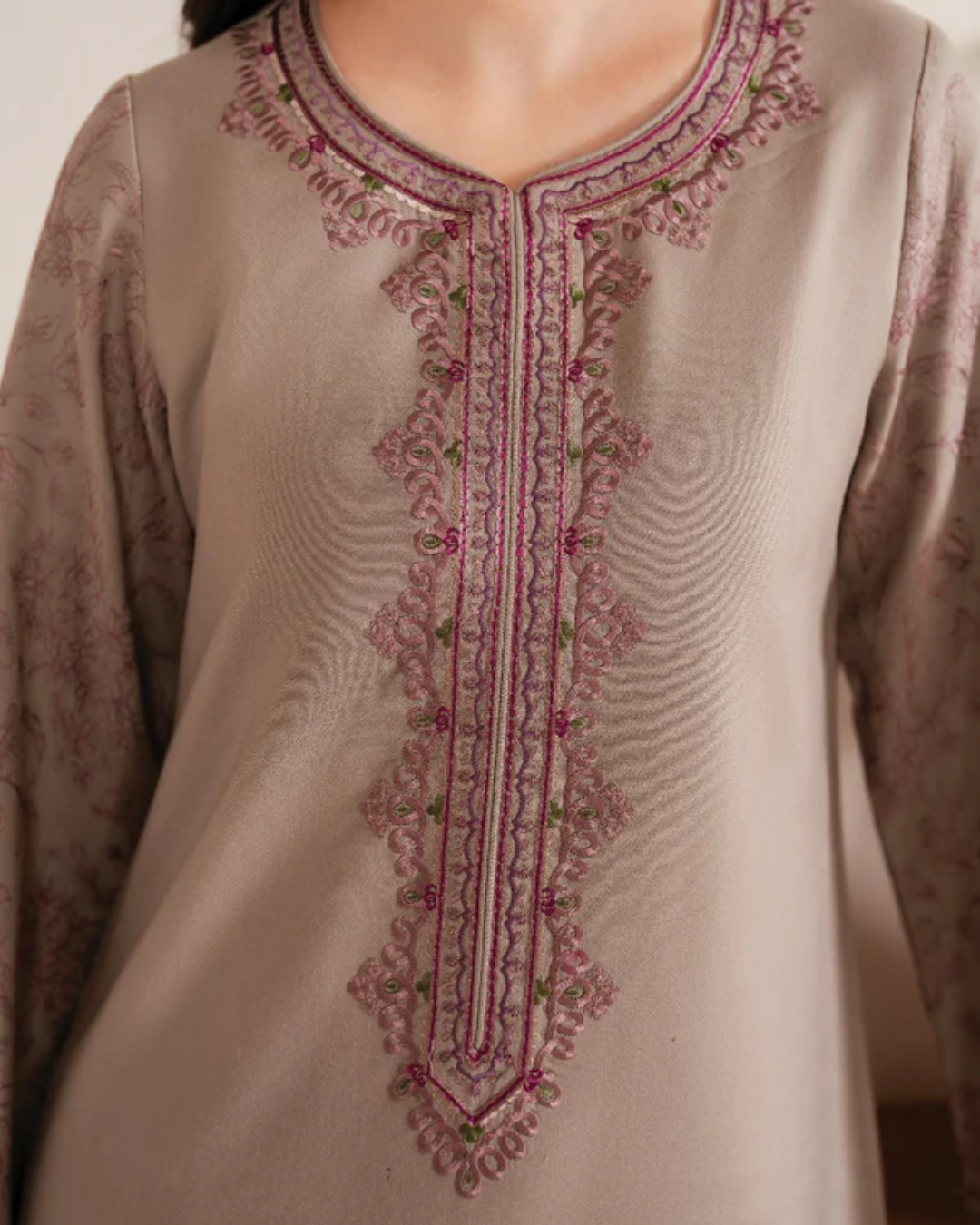 Garnet Embroidered stiched (3 piece) Premium Winter Fabric ZL1001